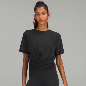 LuluLemon LIGHTWEIGHT MESH REVERSIBLE YOGA T-SHIRT, Black, Women’s Size 6